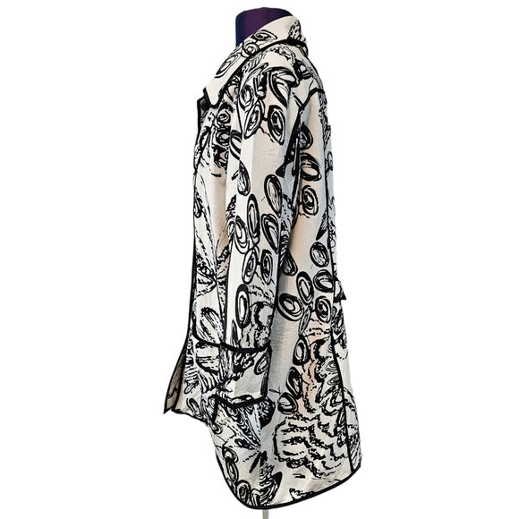 Chico's Black & White Butterfly Floral Linen Button Up Jacket Size 16 Women B11 - Picture 3 of 10